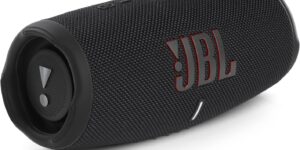 JBL Charge 5 Bluetooth-Lautsprecher in Schwarz